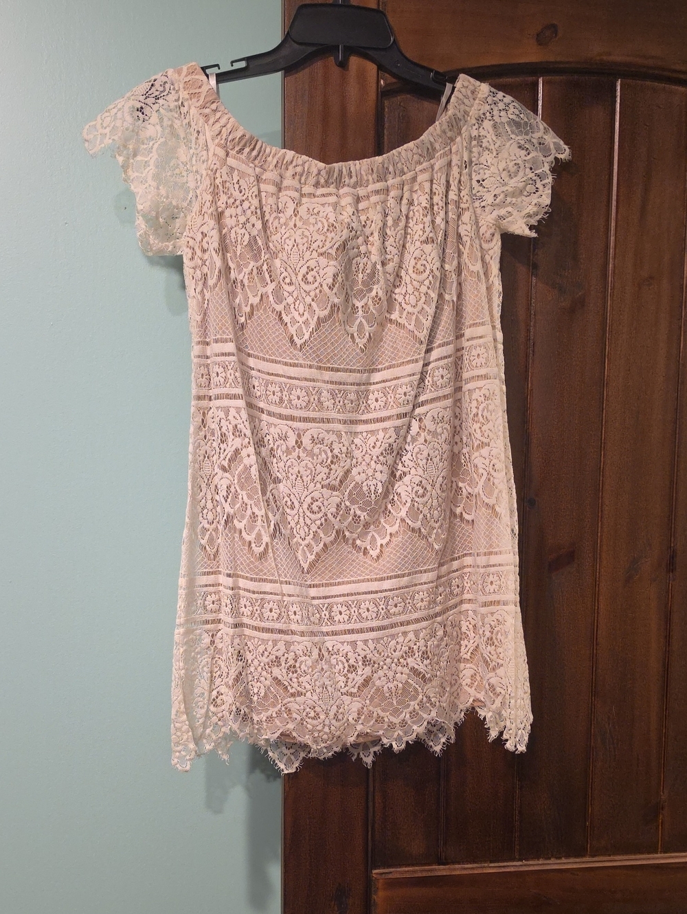 Women’s Lace Off-Shoulder Dress